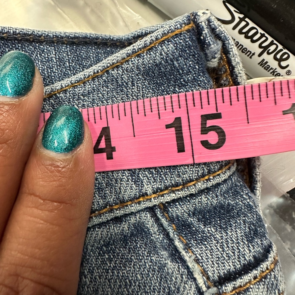 7 For All Mankind - Picture 10 of 10
